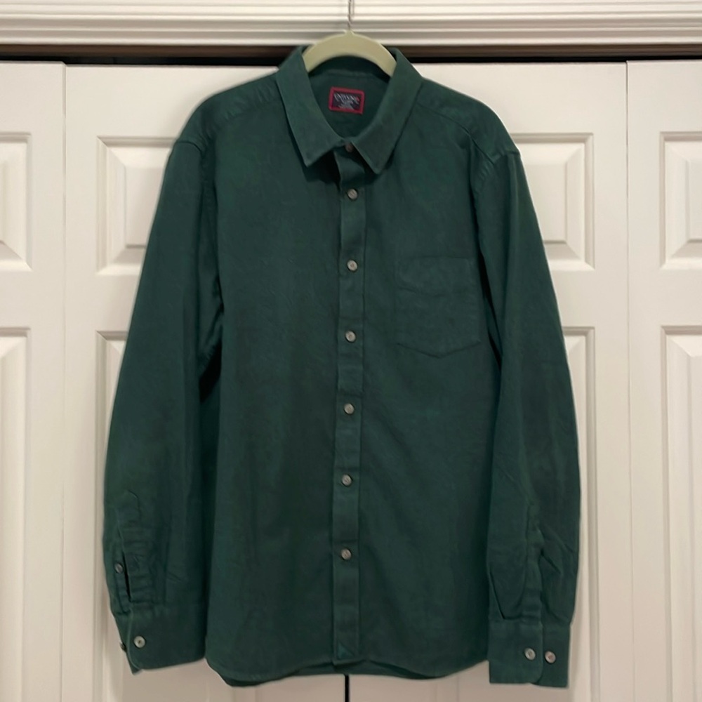 UNTUCKit men’s green flannel shirt.  Size XL.  Excellent condition